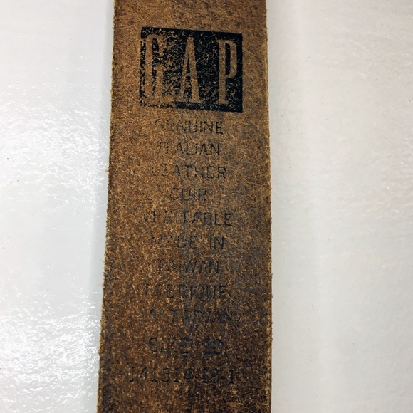 GAP ITALIAN LEATHER BRASS BUCKLE BELT - Picture 5 of 9